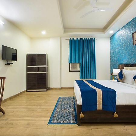 The Alpino Hotel New Delhi Bagian luar foto