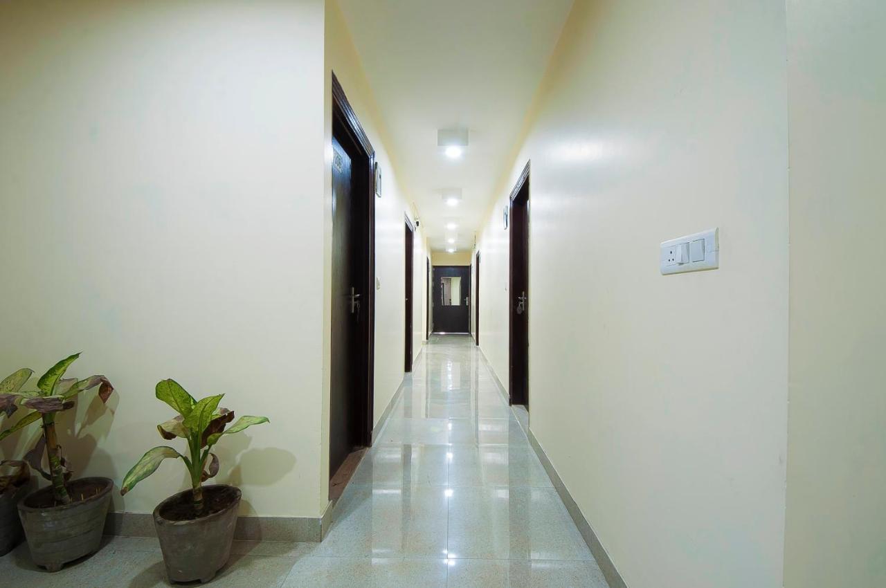 The Alpino Hotel New Delhi Bagian luar foto
