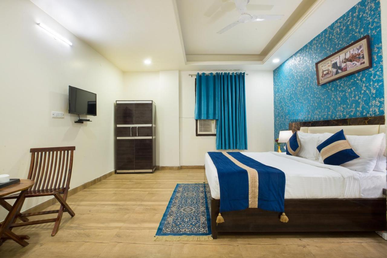 The Alpino Hotel New Delhi Bagian luar foto