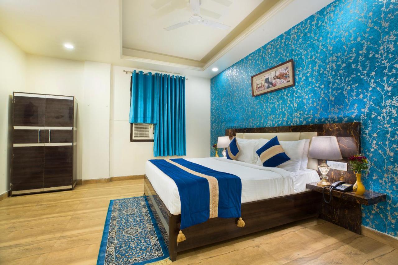 The Alpino Hotel New Delhi Bagian luar foto