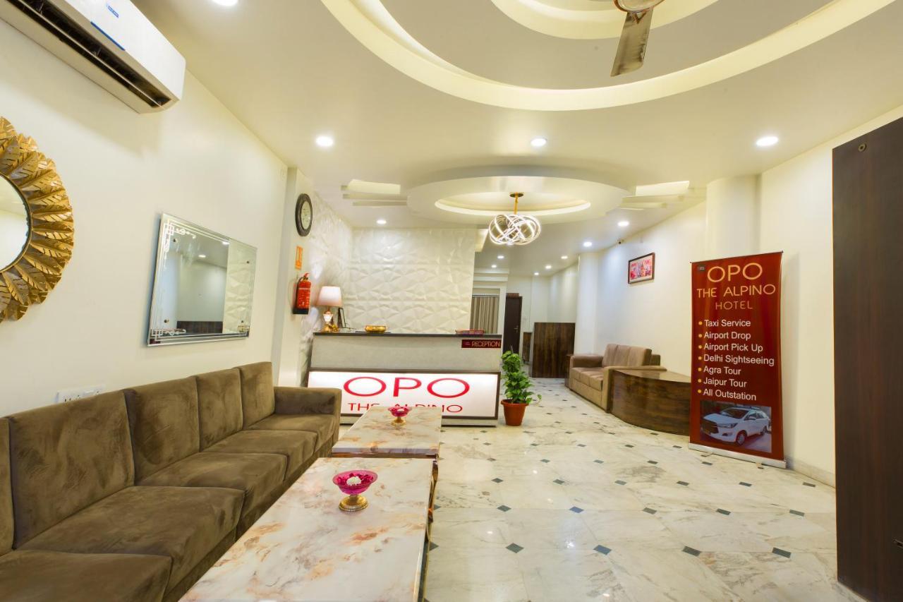 The Alpino Hotel New Delhi Bagian luar foto