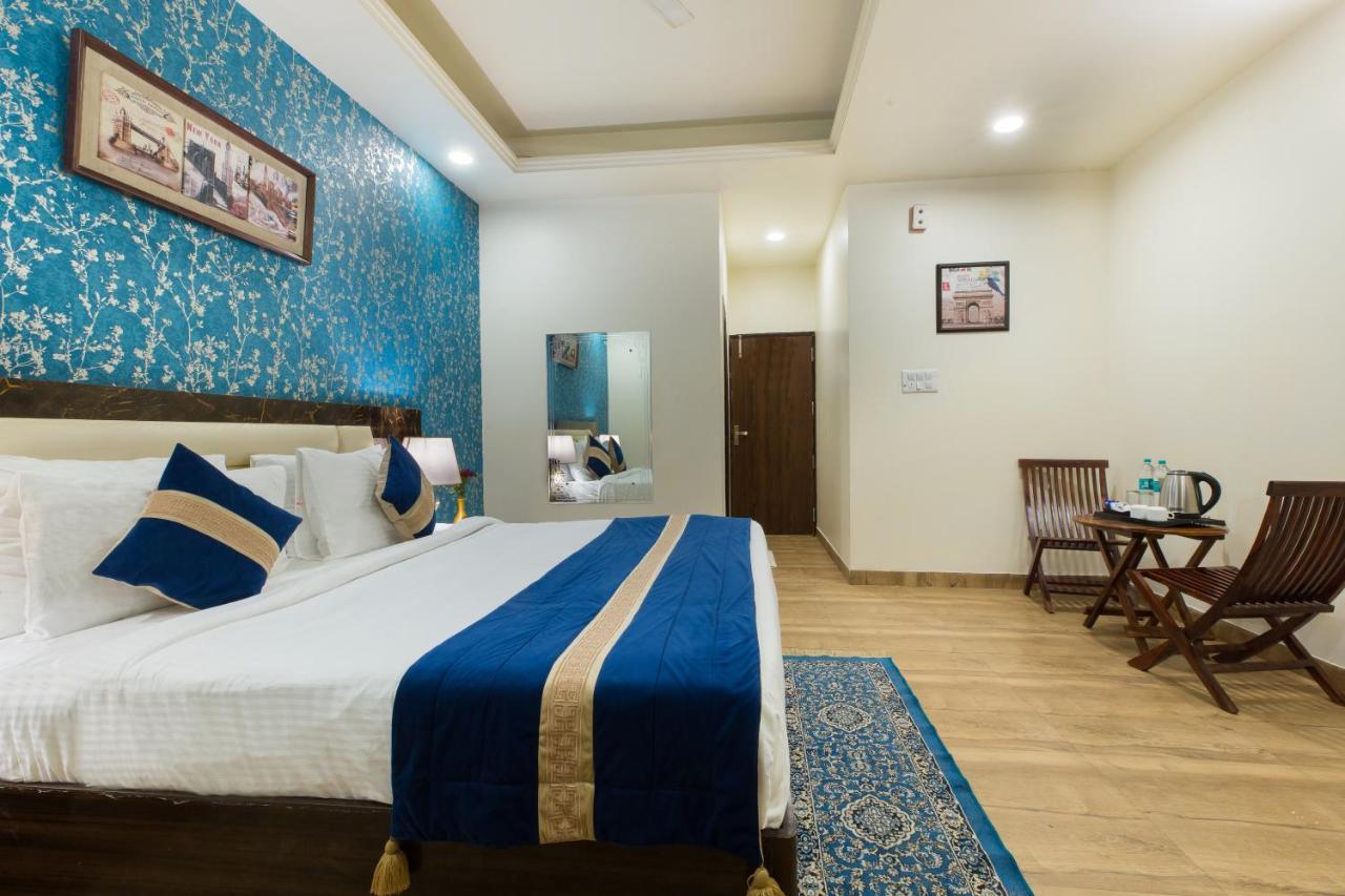 The Alpino Hotel New Delhi Bagian luar foto